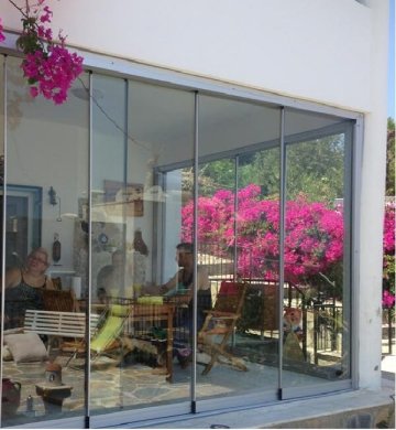 Cam Balkon
